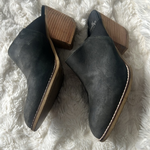 Women’s.   Shelley’s London  Black shoes - Picture 4 of 4